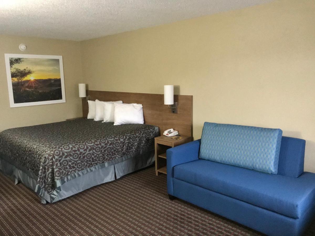 Days Inn By Wyndham Lexington-Columbia Екстер'єр фото
