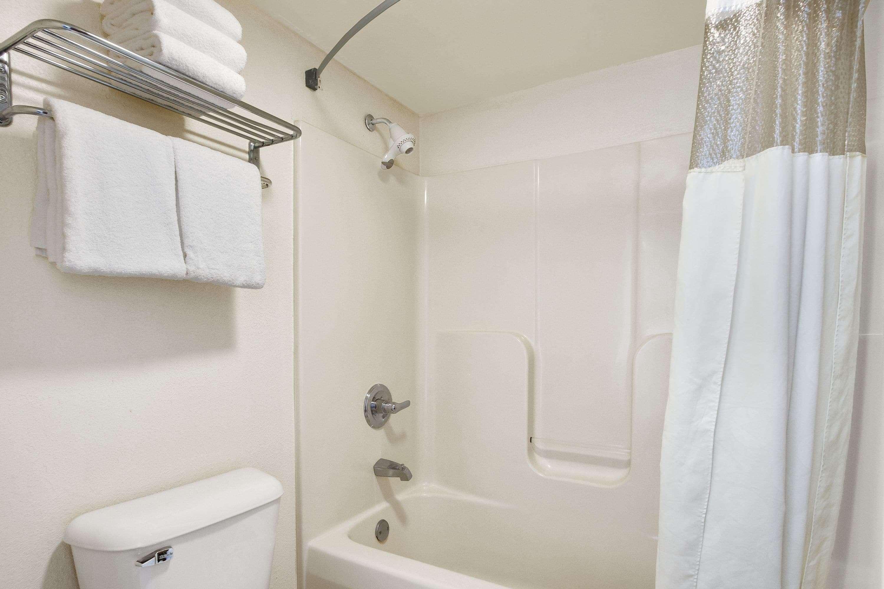 Days Inn By Wyndham Lexington-Columbia Екстер'єр фото