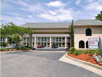 Days Inn By Wyndham Lexington-Columbia Екстер'єр фото