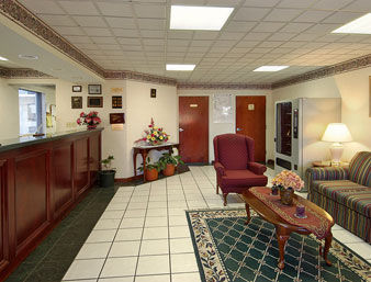 Days Inn By Wyndham Lexington-Columbia Екстер'єр фото